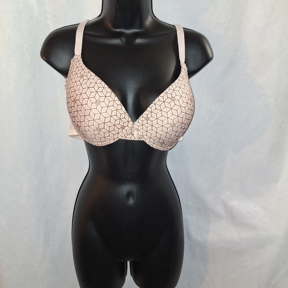 Adrienne Vittadini Cream Bra with Underwire Support